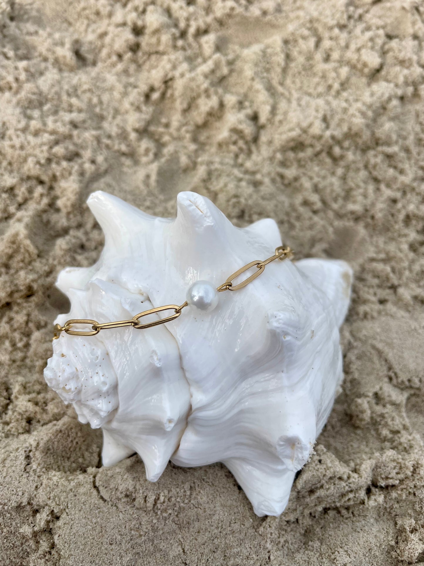 Paperclip chain necklace with pearl